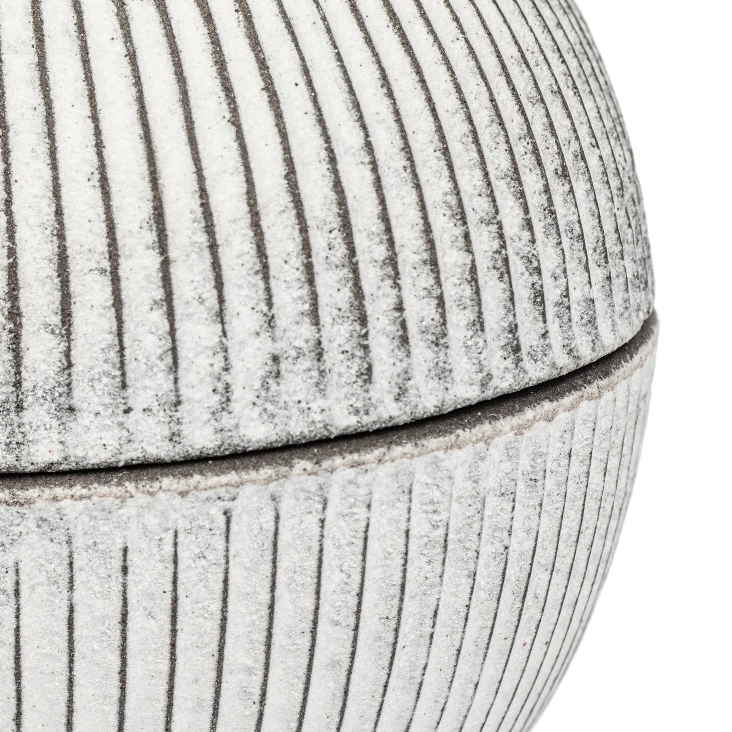 Awayuki Premium Japanese Bowl and Lid - Image 3