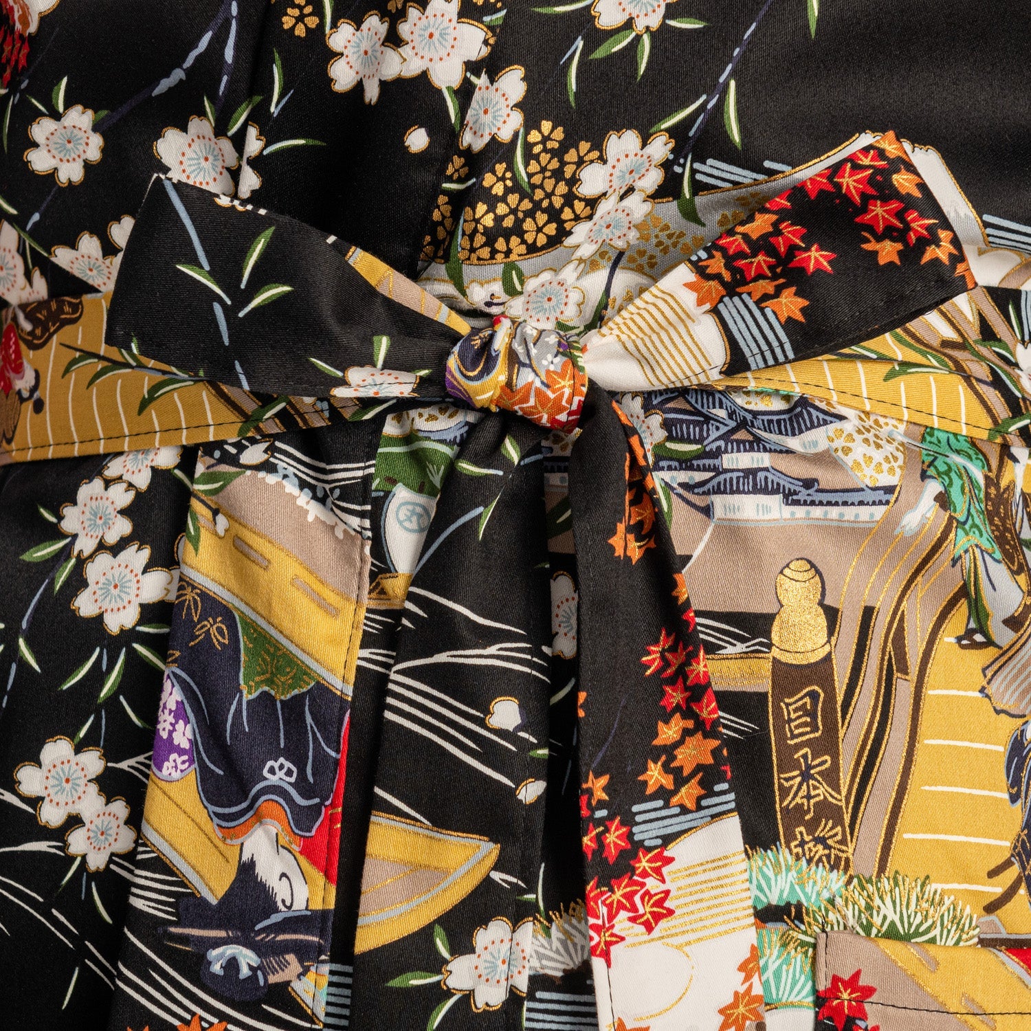 Geisha Short Black Japanese Kimono - Image 4