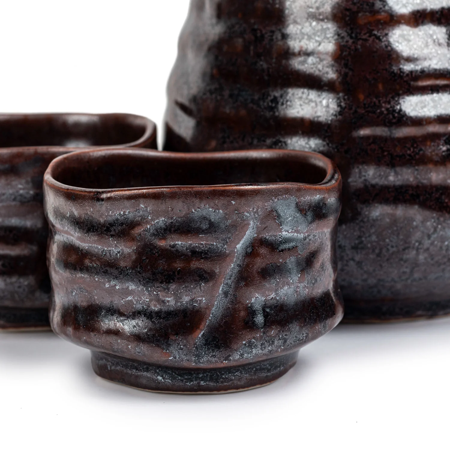Kurotetsu Japanese Sake Pot and Cup Gift Set - Image 3